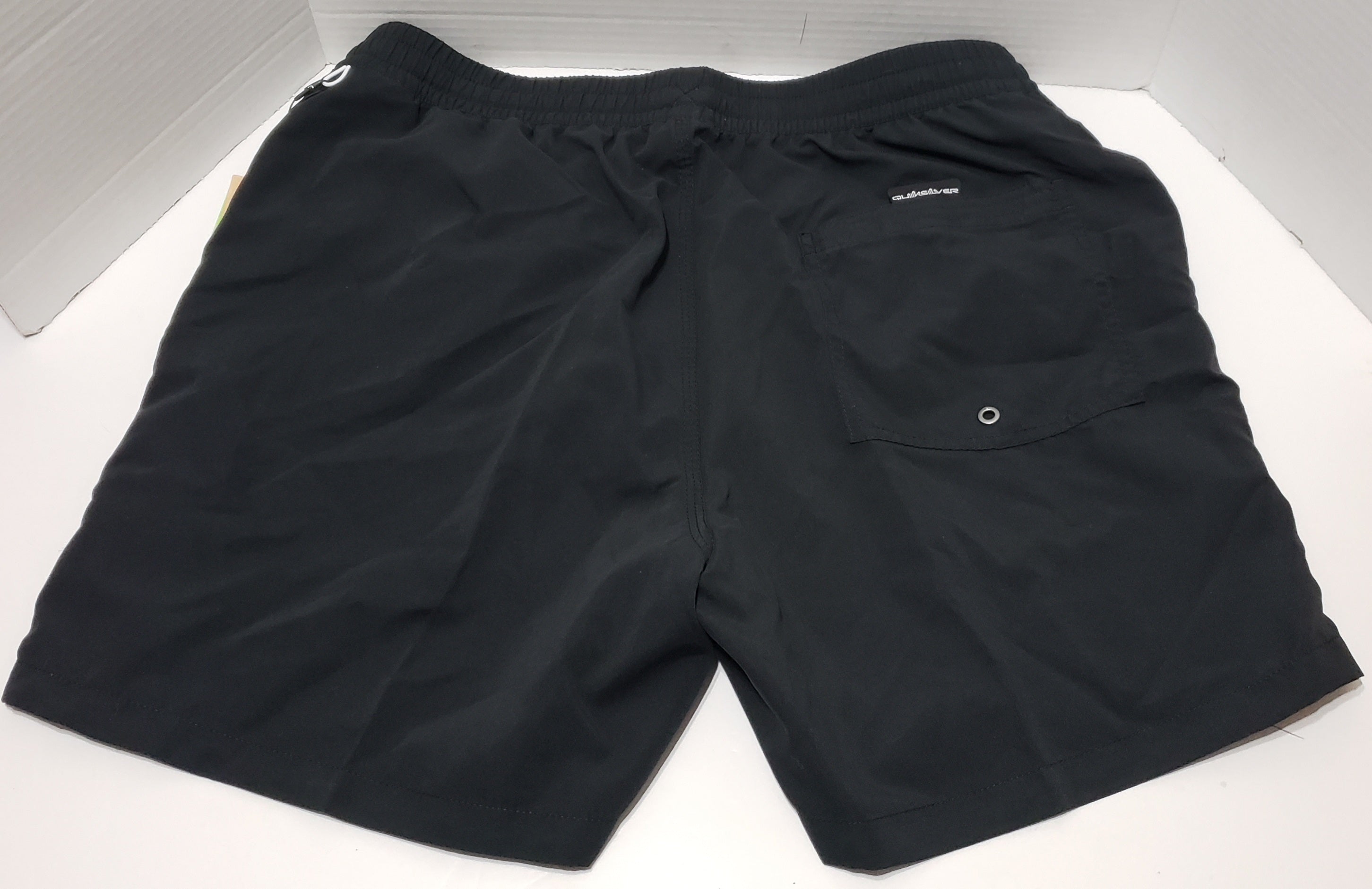 Quiksilver Volley 16" Boardshorts - Men's Large