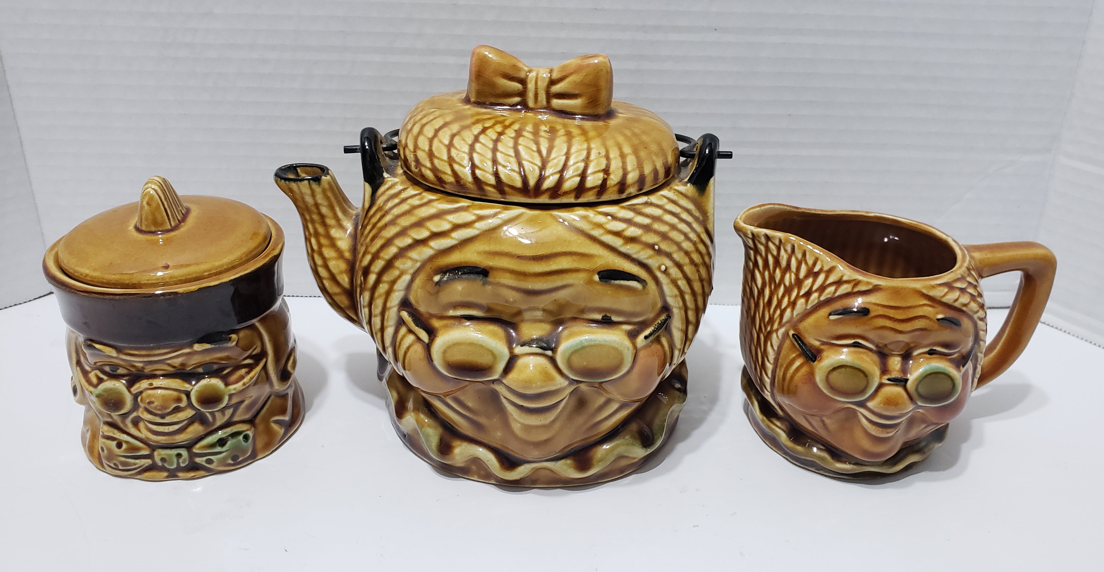 Grandmother Tea Pot/Creamer/Sugar Set - Vintage Japan