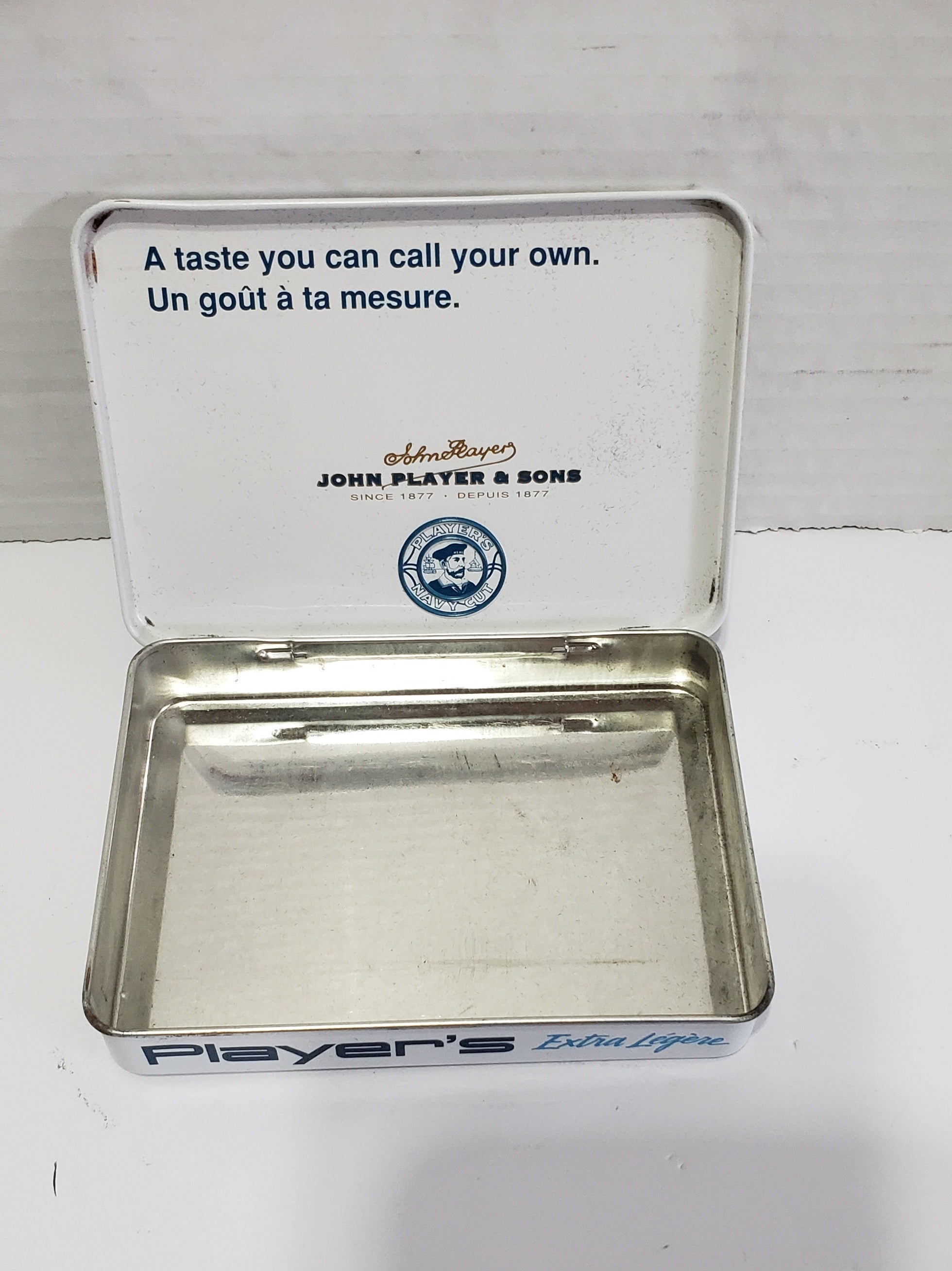 Player's Extra Light Cigarette Tin Case - Holds 25 Cigarettes