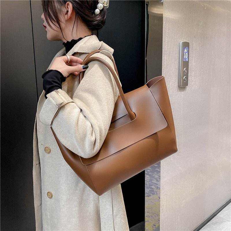 Fashion Leather Shoulder Bag Large Capacity Handbags Simple Retro Tote Bags