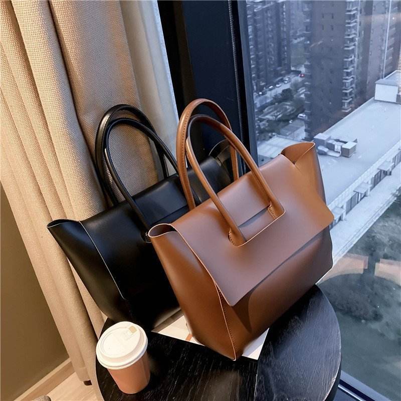 Fashion Leather Shoulder Bag Large Capacity Handbags Simple Retro Tote Bags