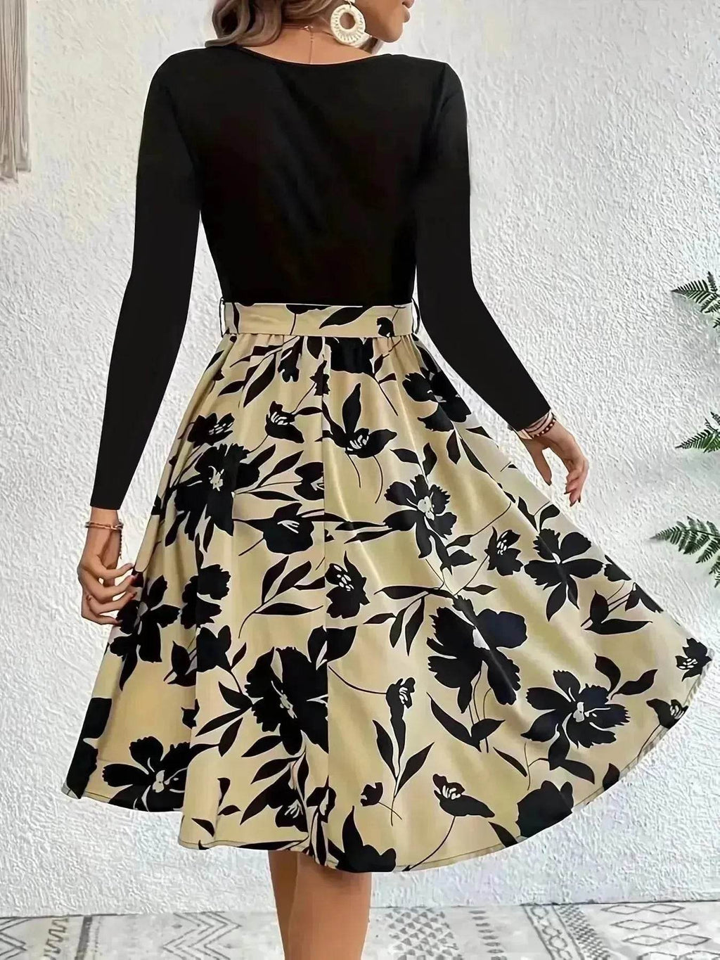 Floral Print Long Sleeve Skirt - Round Neck Flared Dress