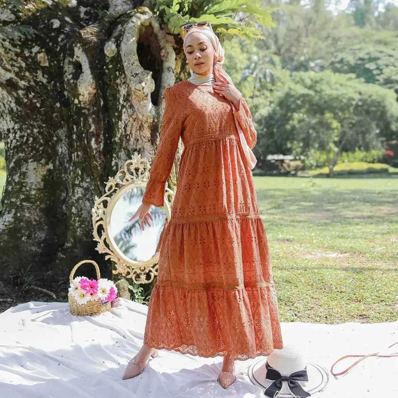 Arab  Malaysia Indonesia Hollow Lace Dress