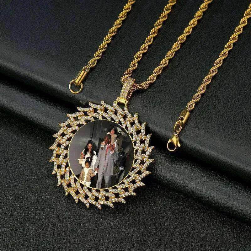 Round Diamond Sun Flower Frame Couple Commemorative Necklace